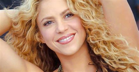 shakira sexy bikini|Shakira en bikini en vacances: la photo qui affole la。